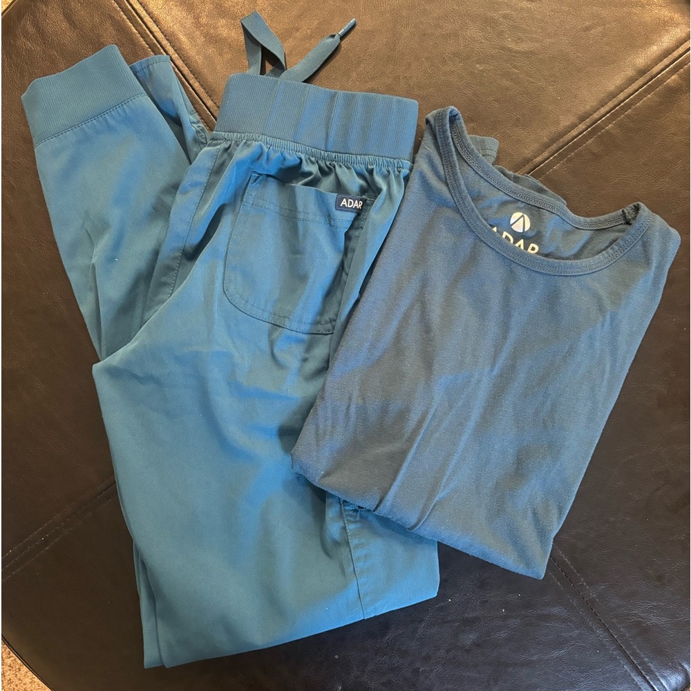Adar Scrub Set